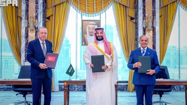 L'Arabie Saoudite, le Pakistan et la Turquie signent un pacte de défense au milieu des tensions régionales