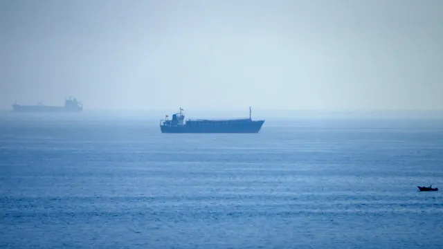 Trump Rechaza las Demandas de Compensación de Irán, Complicando las Negociaciones en el Estrecho de Ormuz