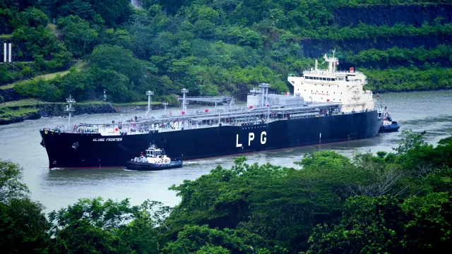 USA feuern auf ein unter Panama-Flagge fahrendes Schiff amid steigenden Spannungen mit Iran