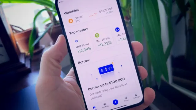 Coinbase Amplía el Comercio de Derivados en el Reino Unido con Nuevas Ofertas para Inversores Profesionales