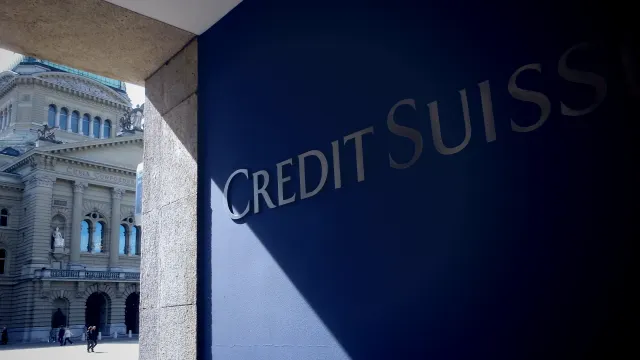 El Consejo Federal Suizo Propone la Diferición Obligatoria de Bonos para Ejecutivos Bancarios