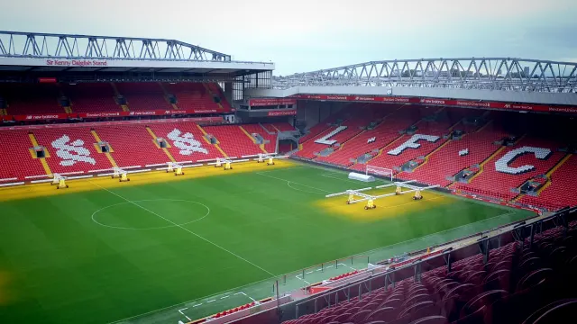 Fenway Sports Group Vende Participación Minoritaria en Liverpool FC a Consorcio de Jeff Bezos