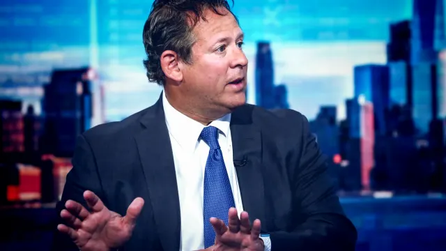 Rick Rieder de BlackRock Aboga por Señales de Tasa del BOJ para Fortalecer el Yen