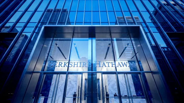 Berkshire Hathaway Aumenta su Participación en Alphabet en un 83% hasta $38 Mil Millones