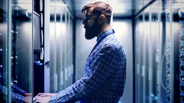 AI-Hyperscaler beschleunigen die Kreditaufnahme zur Finanzierung von Infrastruktur angesichts steigender Staatsausgaben