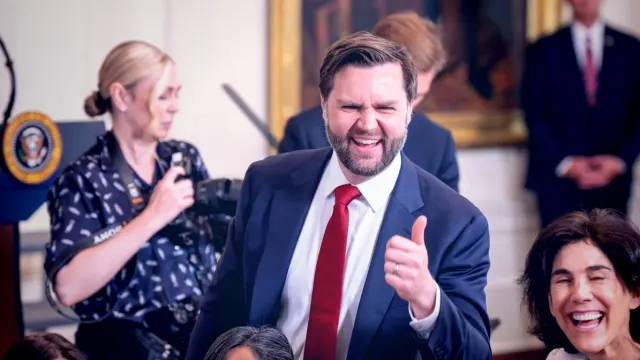 JD Vance fordert die US-Regierung auf, Bitcoin beim Bitcoin 2025 zu unterstützen