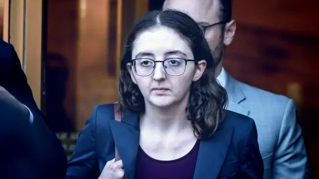 CFTC verhängt Handelsverbot gegen ehemalige FTX-Manager Caroline Ellison und Gary Wang