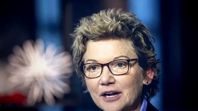 Mary Daly de la Réserve Fédérale Affirme la Politique Actuelle Face aux Spéculations sur les Augmentations de Taux
