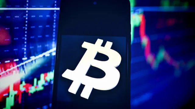 Bitcoin über 72.000 $ gestiegen, ETF-Zuflüsse erreichen 1 Milliarde $ bei neuem institutionellen Interesse
