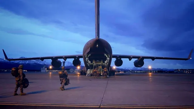 Le directeur de la CIA, John Ratcliffe, se rend à Moscou à bord d'un C-17 américain en pleine crise ukrainienne