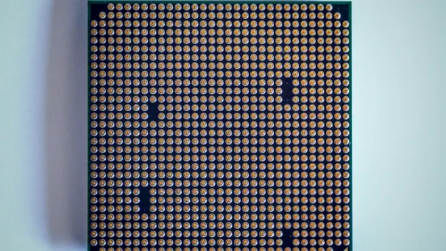 Nvidia Reporta un Cargo de $400 Millones Debido a Exceso de Inventario de GPU H200 y Concentración de Clientes