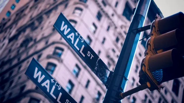Neue ETF-Strategien von Wall Street verlagern Bitcoin von Selbstverwahrung zu regulierten Fonds