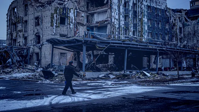 L'Ukraine frappe un poste de commandement russe clé à Donetsk, faisant 27 morts