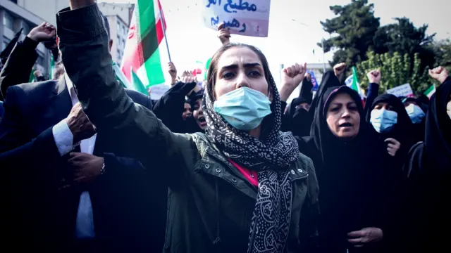 Iran verurteilt 10 Protestierende zum Tode im Zuge der anhaltenden Repression in Isfahan