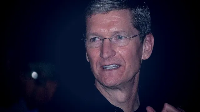 Tim Cook Deja su Cargo como CEO de Apple, John Ternus Toma las Riendas