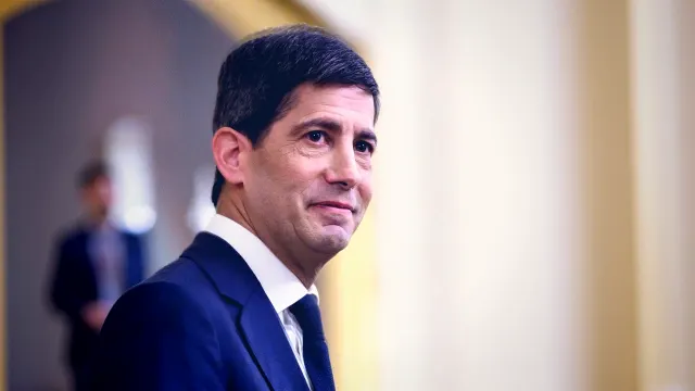 Federal Reserve bereitet sich auf mögliche Zinserhöhung unter Kevin Warsh vor
