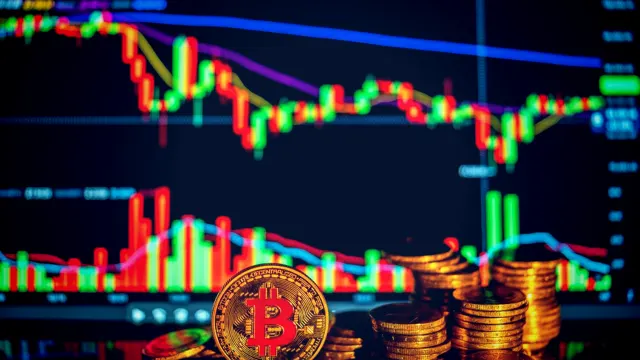 Bitcoin Aumenta a $78,000 Tras la Liquidación de $66 Millones en Cortos